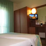 Boomerang - Check-in & Meals In Front At Sporting 3*