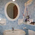 Hotel Boomerang - Check-in & Meals In Front At Sporting