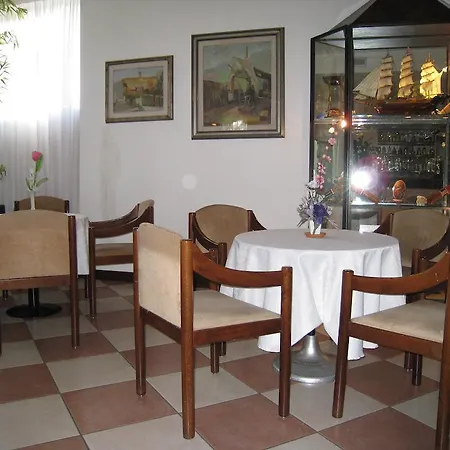 Hotel Boomerang - Check-in & Meals In Front At Sporting Salsomaggiore Terme