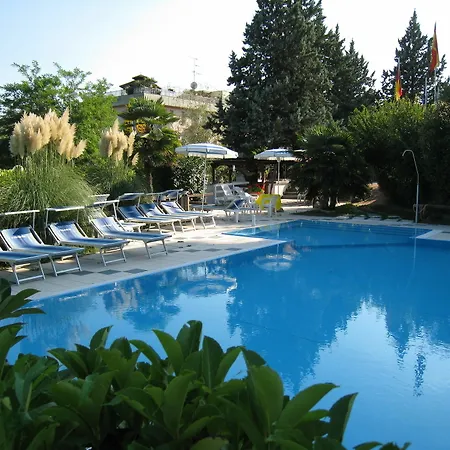 Boomerang Hotel 3*