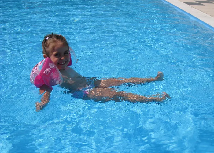 Boomerang - Check-in & Meals In Front At Sporting Ξενοδοχείο