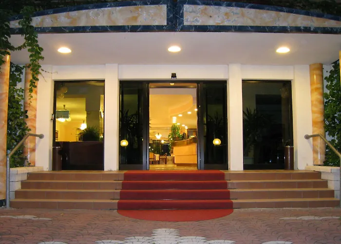 Boomerang - Check-in & Meals In Front At Sporting Ξενοδοχείο 3*