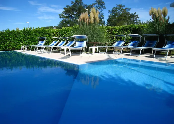 Boomerang - Check-in & Meals In Front At Sporting