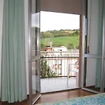 Hotel Boomerang - Check-in & Meals In Front At Sporting 3*