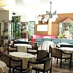 Hotel Boomerang - Check-in & Meals In Front At Sporting