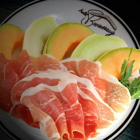 فندق Boomerang - Check-in & Meals In Front At Sporting سالسوماجّوري تيرمي