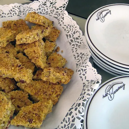 Boomerang - Check-in & Meals In Front At Sporting 3*