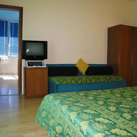 Boomerang - Check-in & Meals In Front At Sporting Tabiano Terme