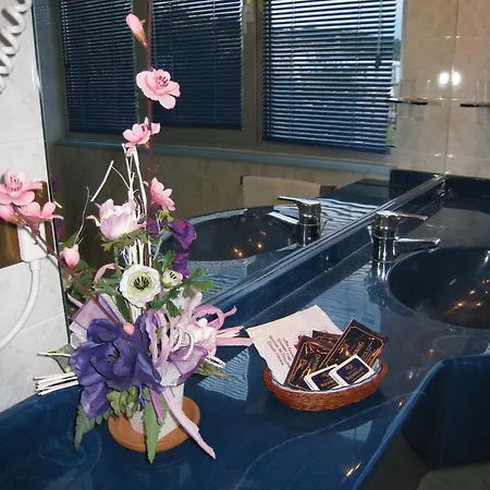 Boomerang - Check-in & Meals In Front At Sporting Hotel Tabiano Terme