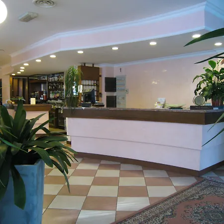 Boomerang - Check-in & Meals In Front At Sporting Сальсомаджоре-Терме