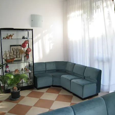 Отель Boomerang - Check-in & Meals In Front At Sporting Сальсомаджоре-Терме