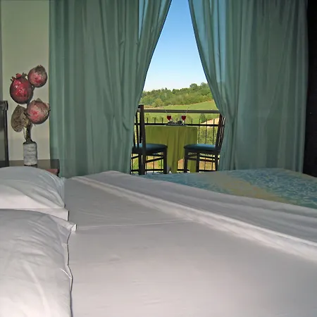 Boomerang - Check-in & Meals In Front At Sporting 3*