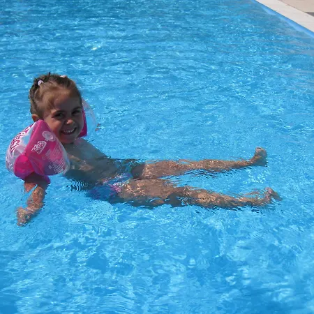 Boomerang - Check-in & Meals In Front At Sporting Hotel