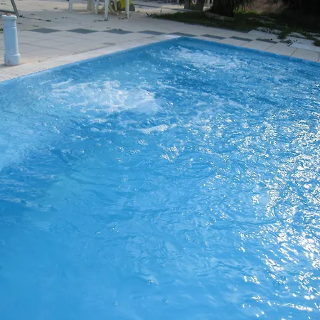 Boomerang - Check-in & Meals In Front At Sporting Hotel