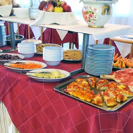 Hotel Boomerang - Check-in & Meals In Front At Sporting Tabiano Terme
