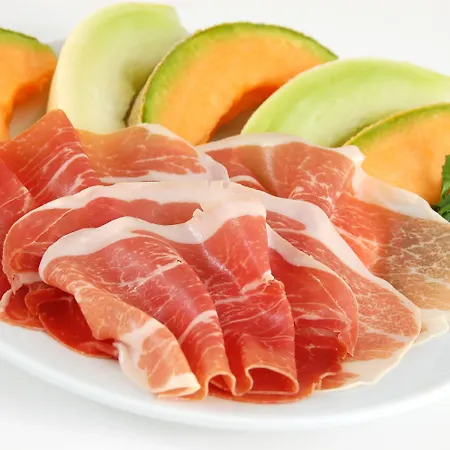 Boomerang - Check-in & Meals In Front At Sporting 3*