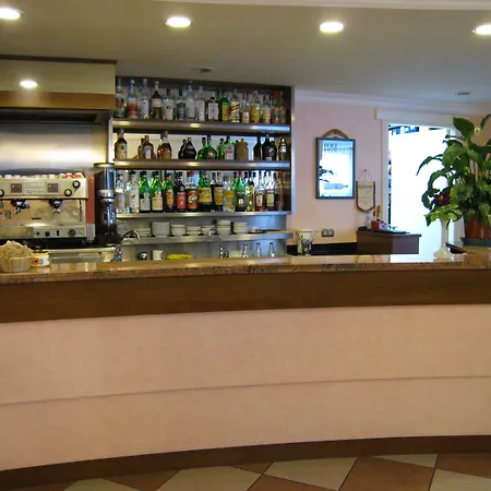 Boomerang - Check-in & Meals In Front At Sporting 3*