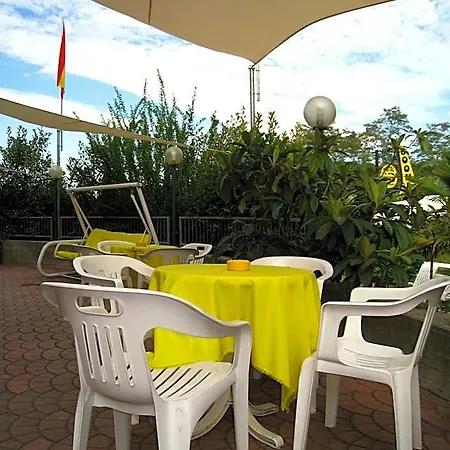 Boomerang - Check-in & Meals In Front At Sporting Hotel