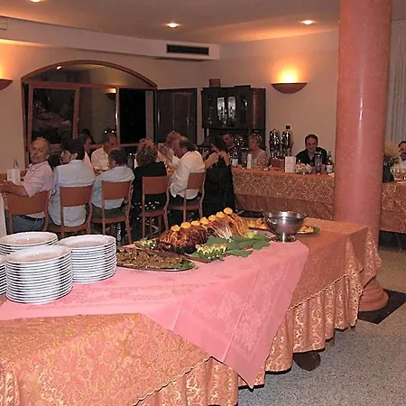 Boomerang - Check-in & Meals In Front At Sporting Hotel Tabiano Terme