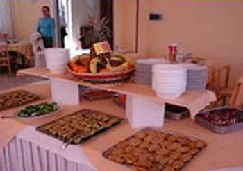 Hotel Boomerang - Check-in & Meals In Front At Sporting
