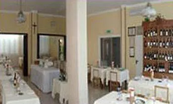 Отель Boomerang - Check-in & Meals In Front At Sporting 3*
