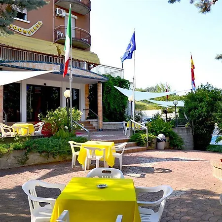 Hotell Boomerang - Check-in & Meals In Front At Sporting Tabiano Terme