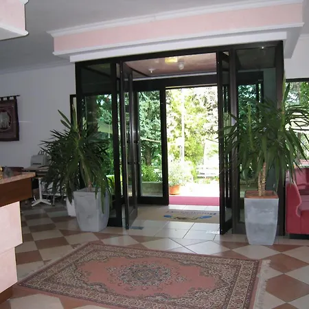 Boomerang - Check-in & Meals In Front At Sporting Tabiano Terme