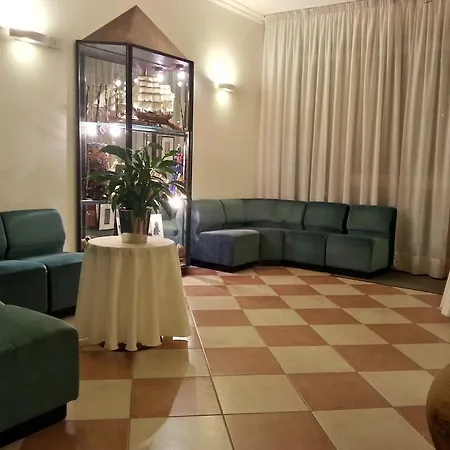 Boomerang - Check-in & Meals In Front At Sporting Hotel Tabiano Terme