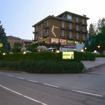Boomerang - Check-in & Meals In Front At Sporting Hotel Tabiano Terme