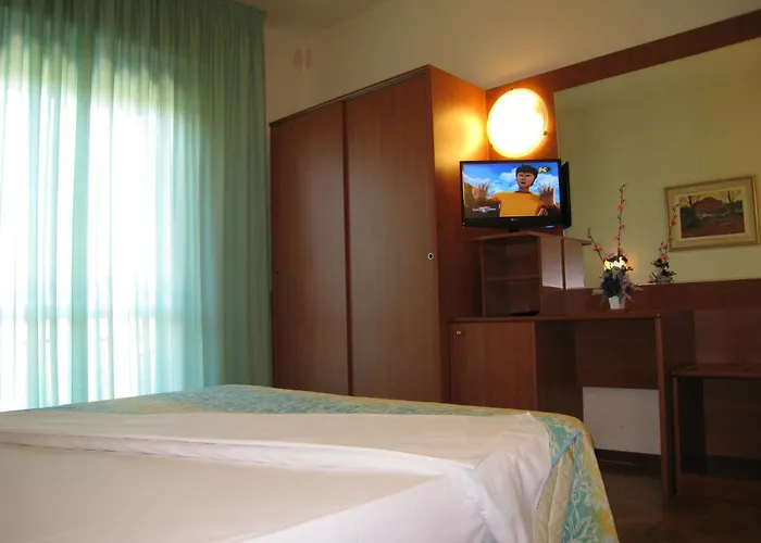 Boomerang - Check-in & Meals In Front At Sporting 3*