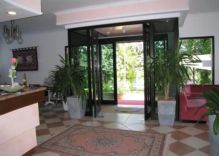 Boomerang - Check-in & Meals In Front At Sporting Salsomaggiore Terme